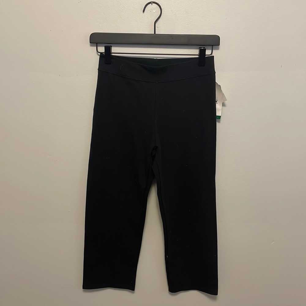 Motionwear Cropped Capri Black Leggings
